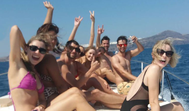 Κρουαζιέρα με γιωτ στη Σαντορίνη